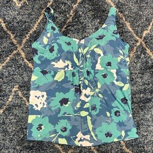 New L. L. Bean woman’s shaping bikini top with Floral Print size 22W plus